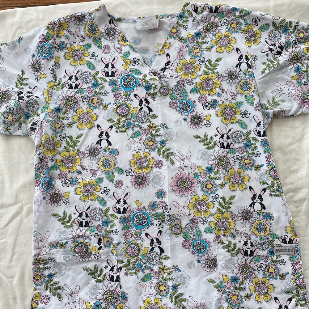 Scrub top